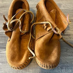 Classic Fringe Moccasins